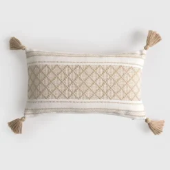 Funda de cojín tejido rombos con borlas Diami