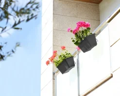 Maceta de plástico Artevasi antracita Venezia jardinera con soporte y reserva de agua